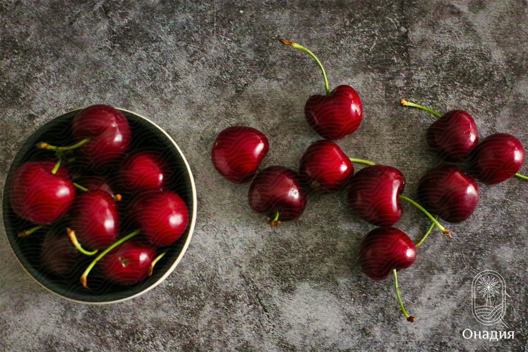 Onadia Iranian Dark Red Cherry